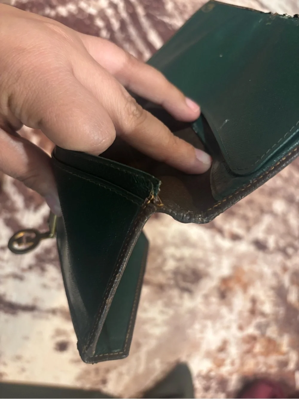 Gucci Beige GG Supreme Continental Wallet with Brown Trim and Gold Logo - Picture 8 of 8